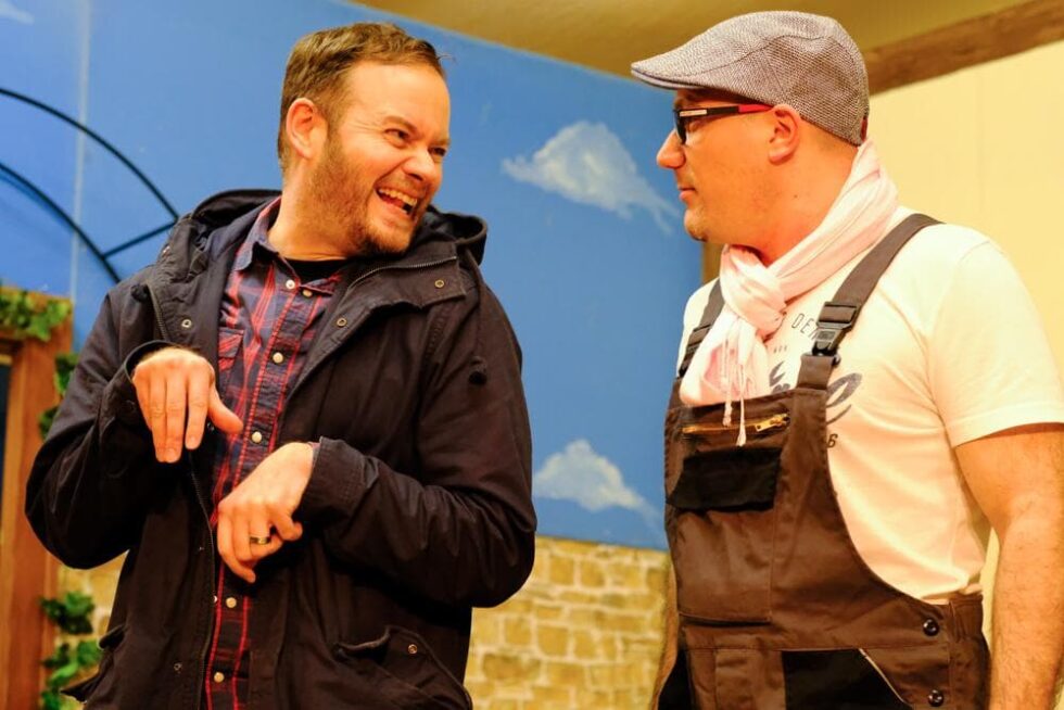 Ein Hof voller Narren Lachen